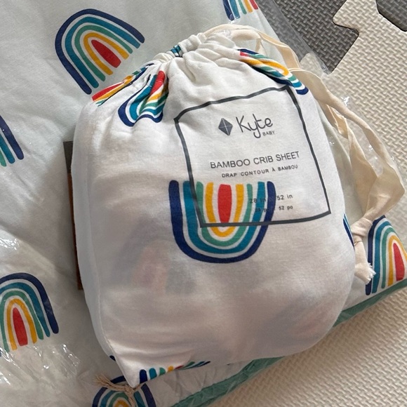 Kyte Jade Rainbow Toddler blanket and crib sheet - Picture 3 of 3